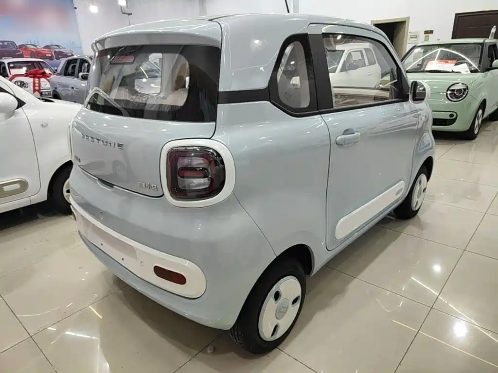 Фото 7 - Besturn Bestune Pony
