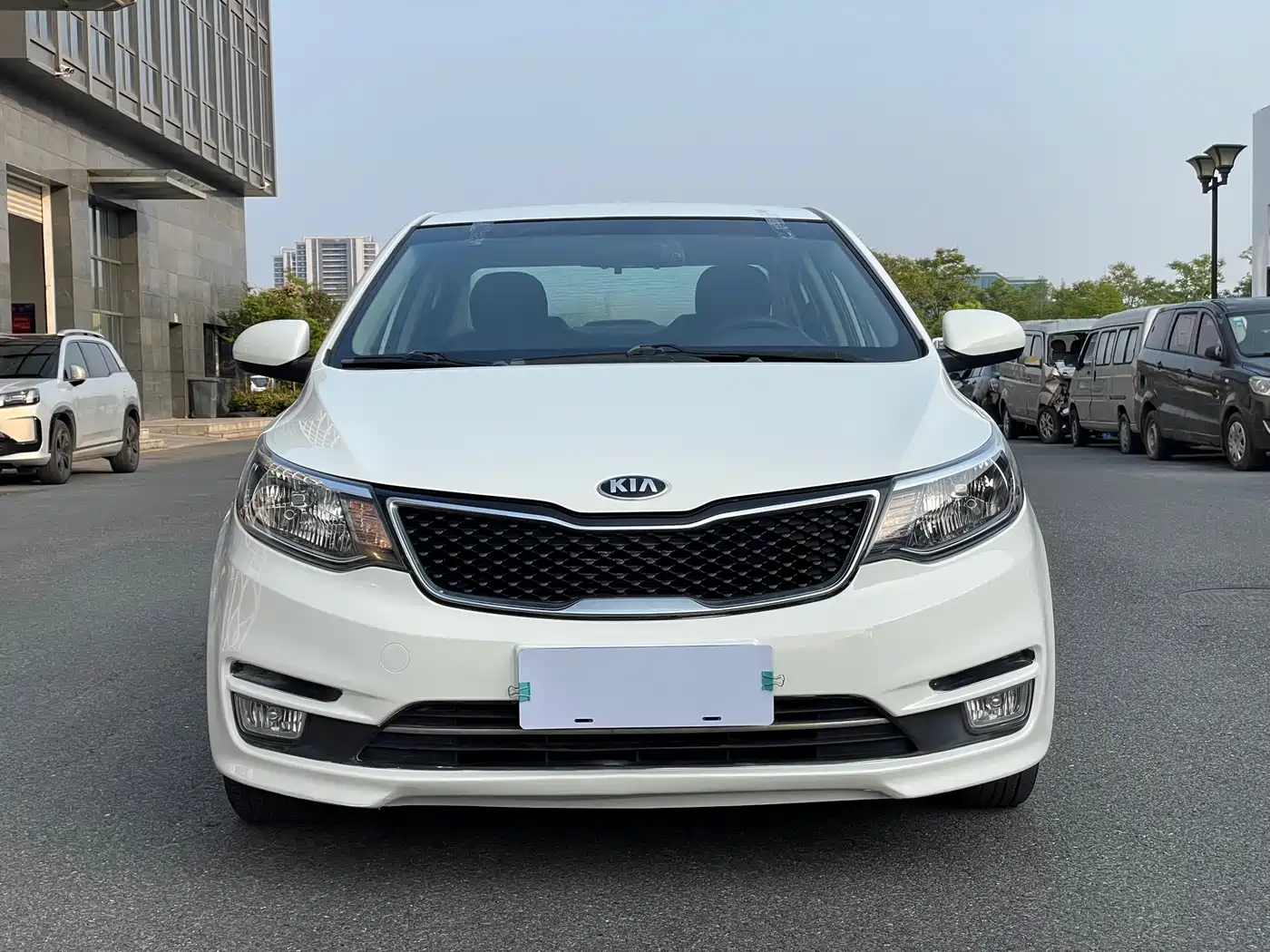 Kia K2 2015 Sedan 1.4L MT GLS фото 2