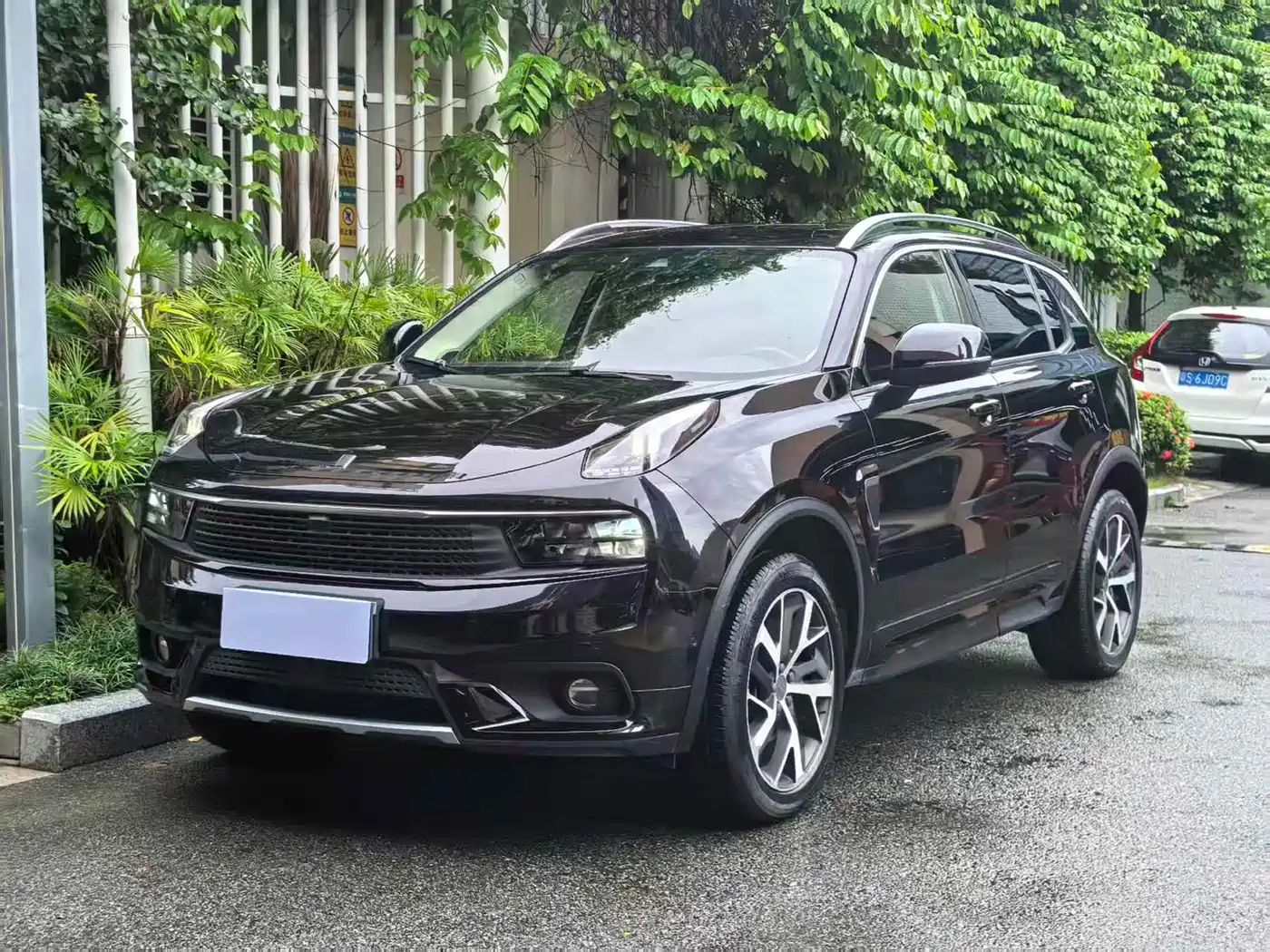 Lynk & Co 01