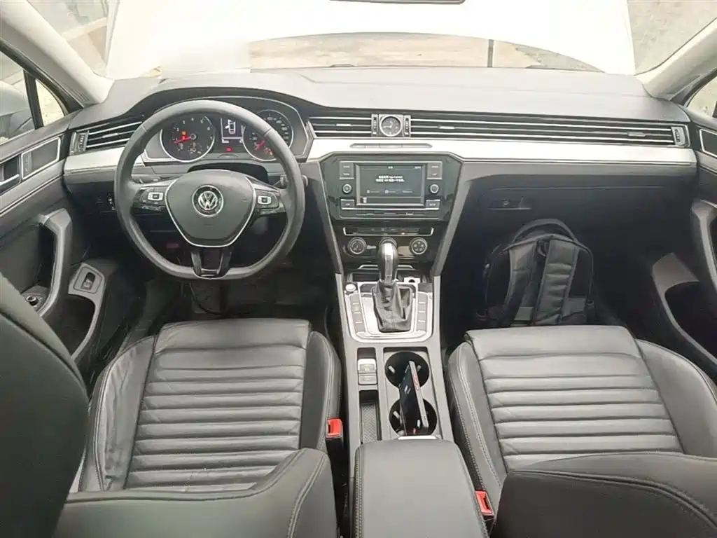 Volkswagen Magotan 2018 330TSI DSG Leading фото 10