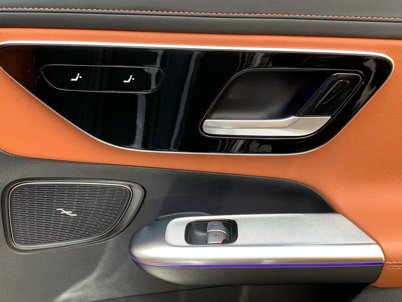Mercedes-Benz GLC 2024 GLC 300 L 4MATIC Dynamic 5-seater фото 30