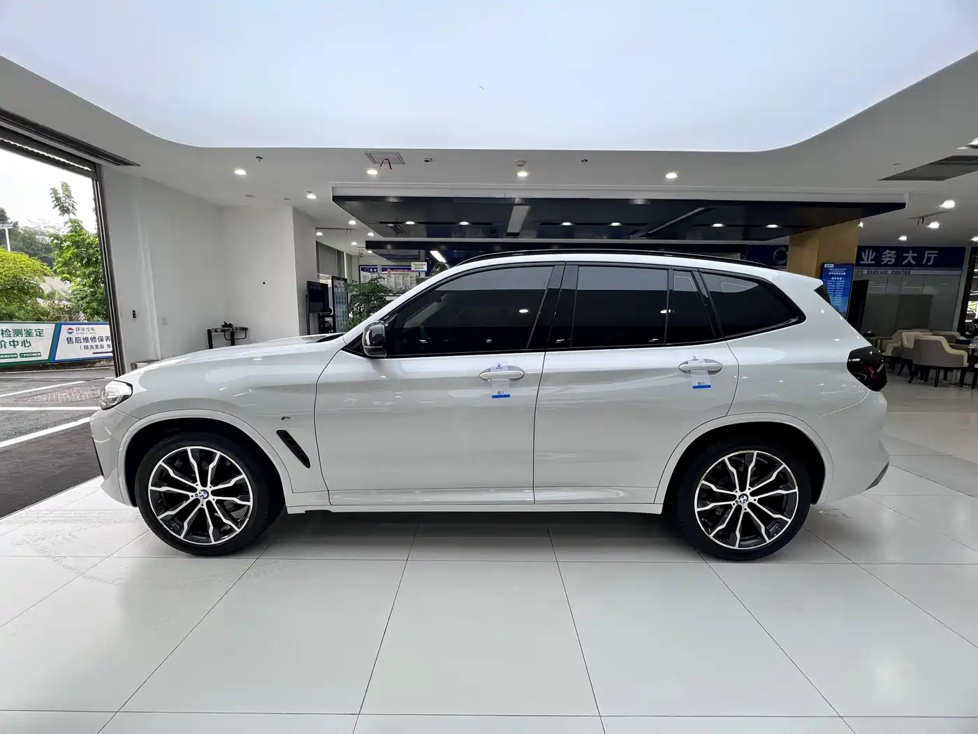 BMW X3 2022 xDrive30i Leading M Night Package фото 5