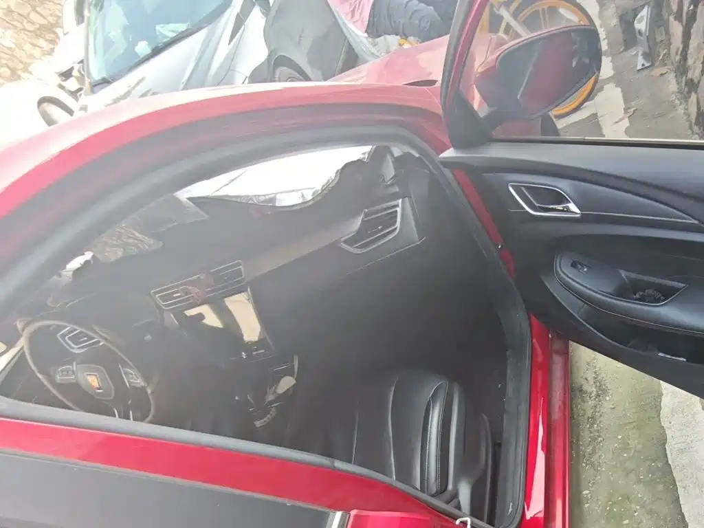Фото 20 - Roewe i5