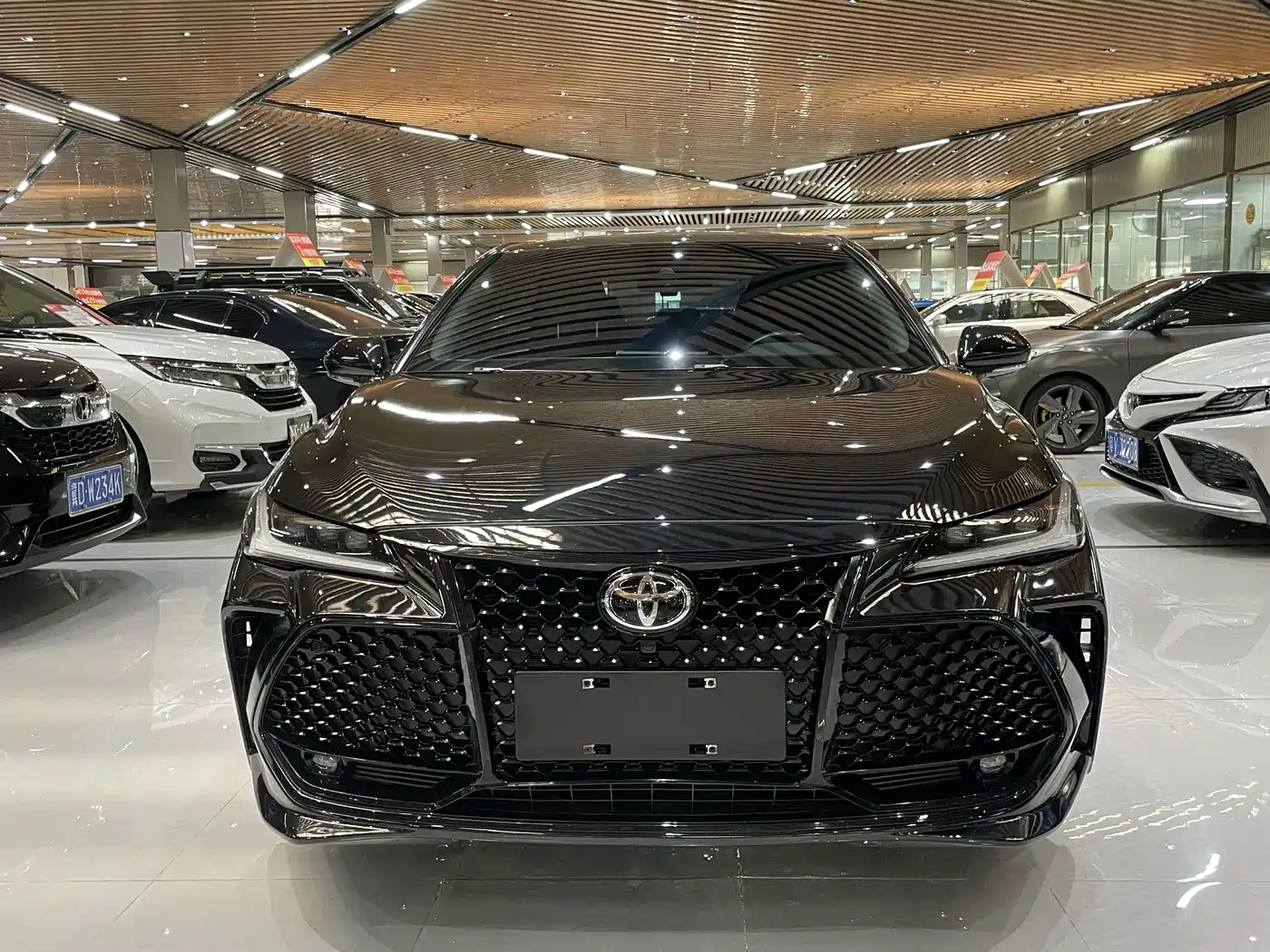 Toyota Avalon 2022 2.0L Luxury Edition фото 2