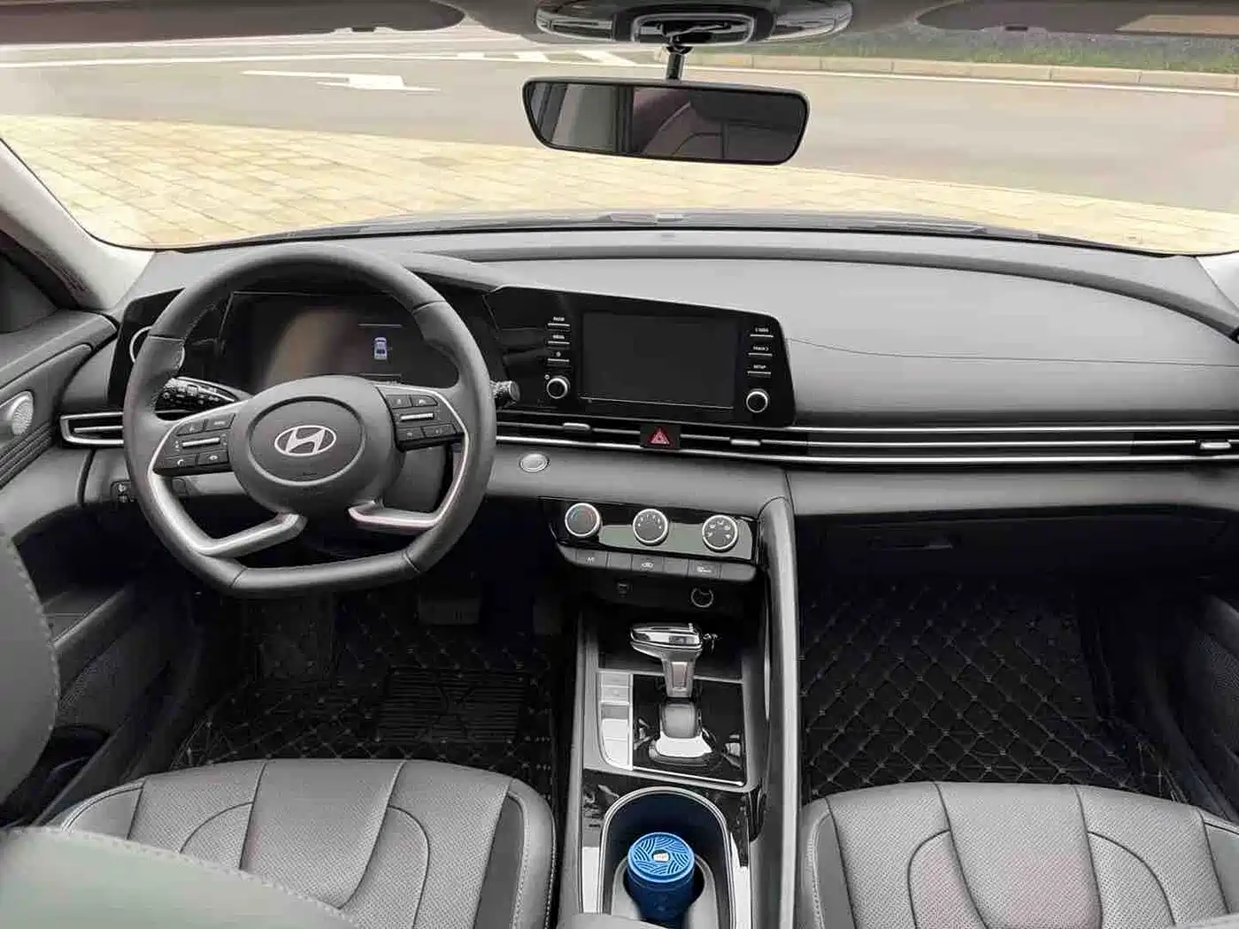 Hyundai Elantra 2022 1.5L CVT GLX Elite Edition фото 9
