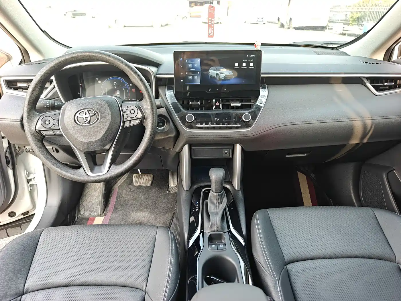 Toyota Frontlander 2024 2.0L CVT Luxury Edition фото 10