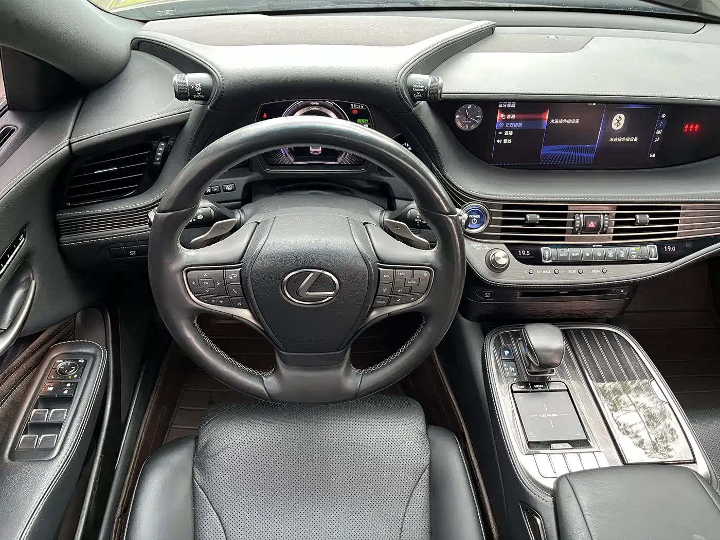 Lexus LS 2018 500h Excellence Edition China V фото 14