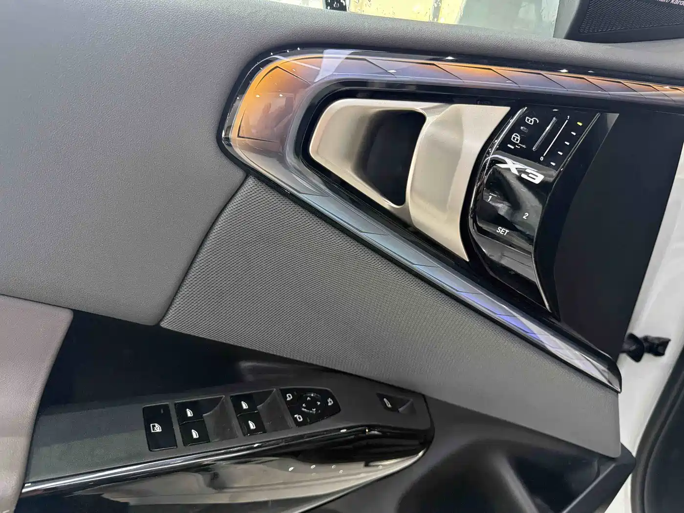 BMW X3 2025 xDrive30L Premium M Sport Package фото 16