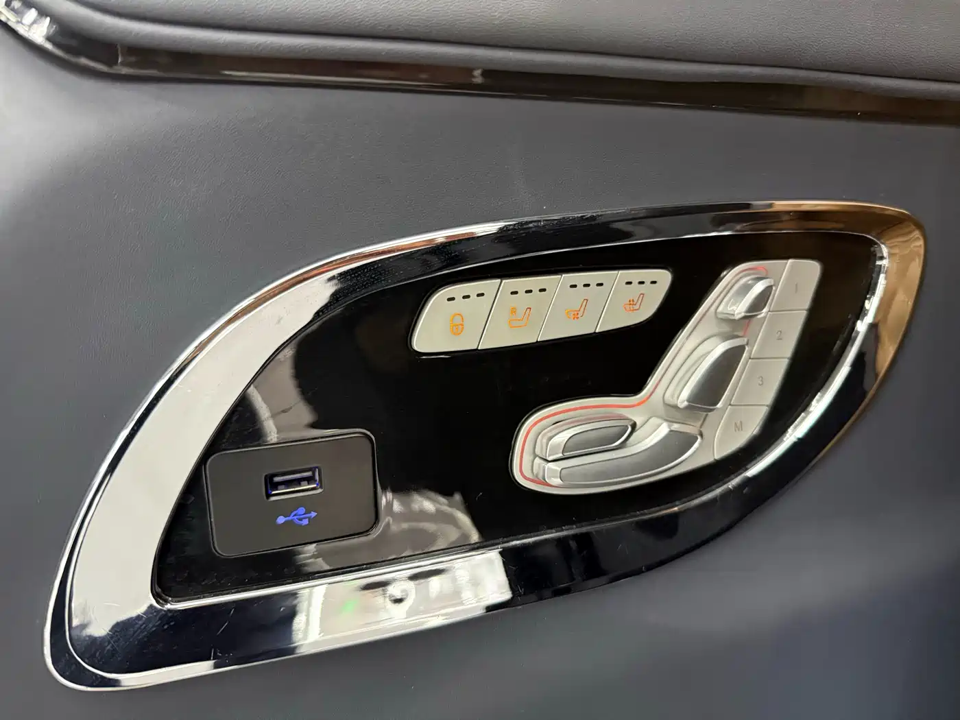 MERCEDES-BENZ V CLASS