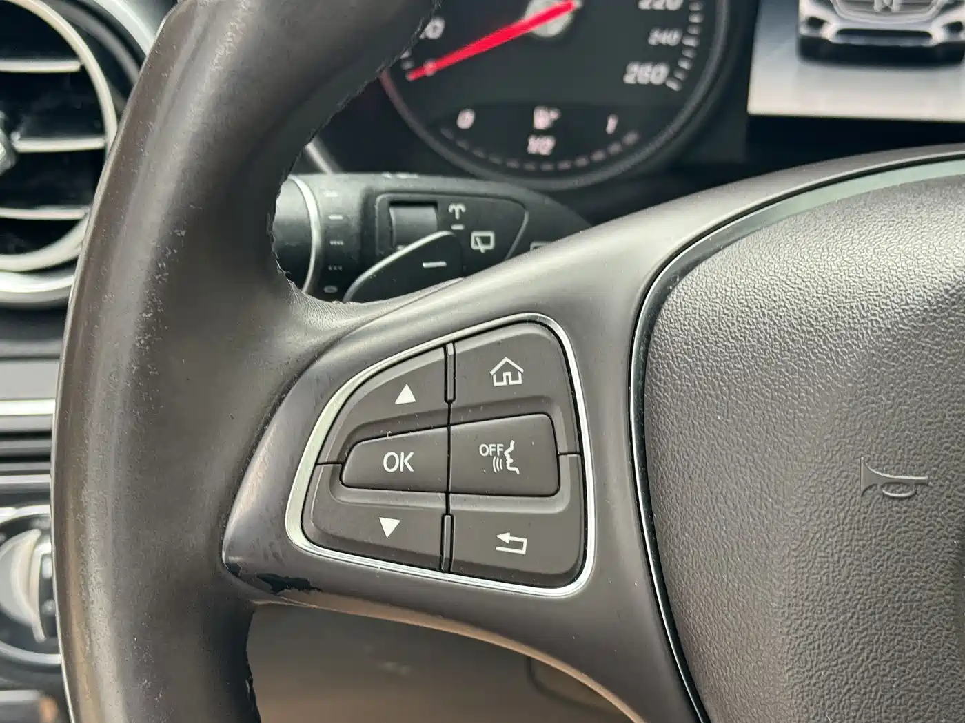 Mercedes-Benz GLC 2017 GLC 200 4MATIC фото 49