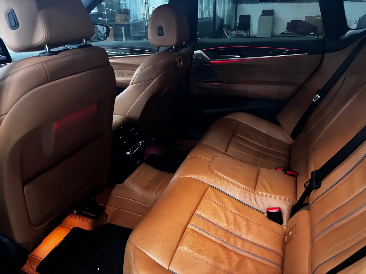 Photo 8 - BMW 6 Series GT