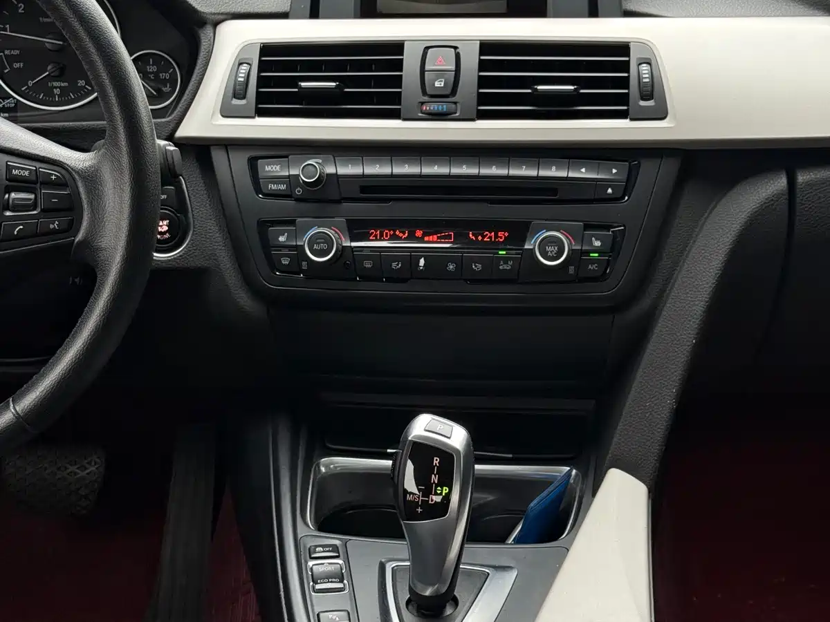 BMW 3 Series 2015 320i Super Joy Fashion фото 22