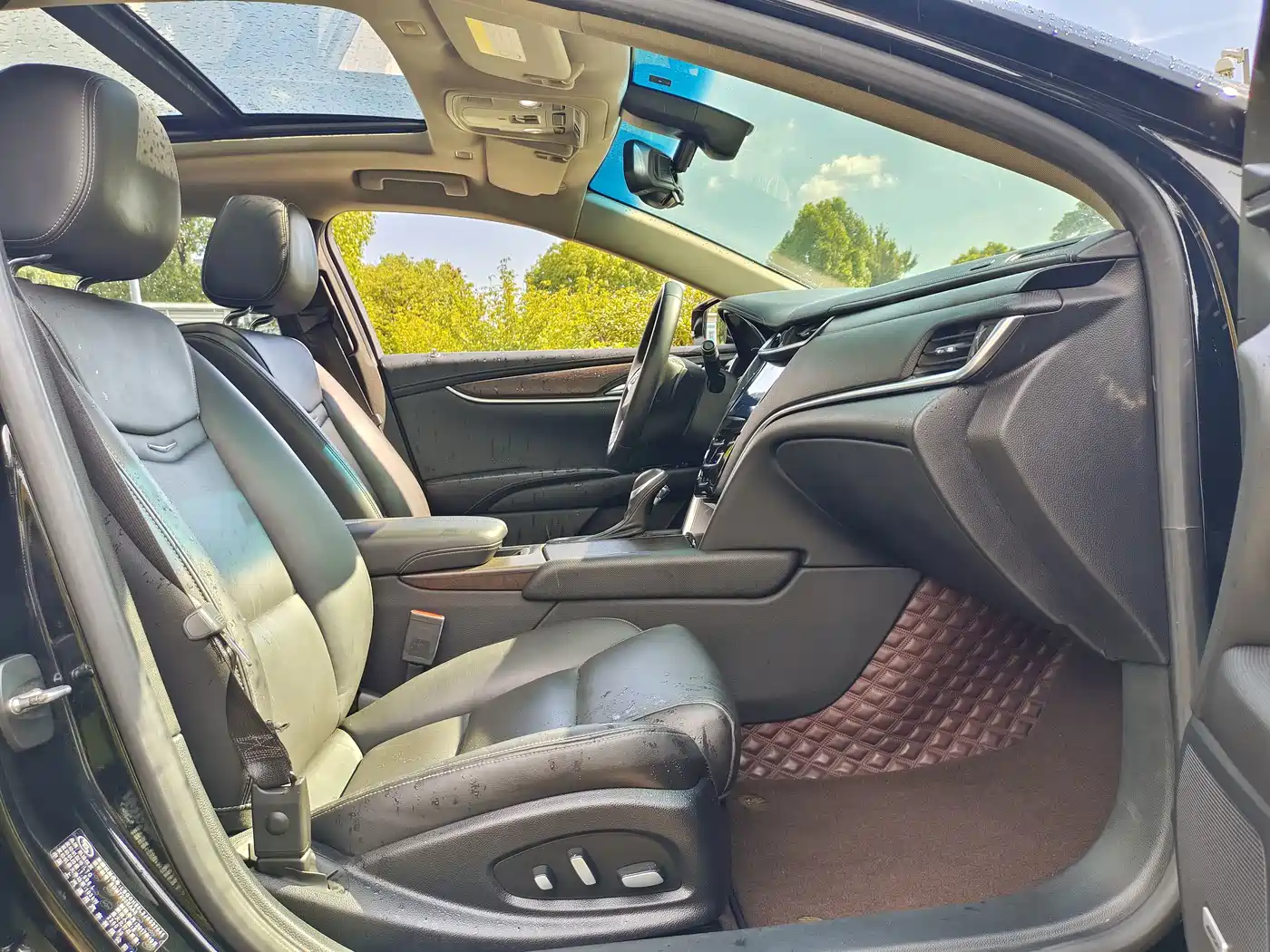 Photo 13 - Cadillac XTS