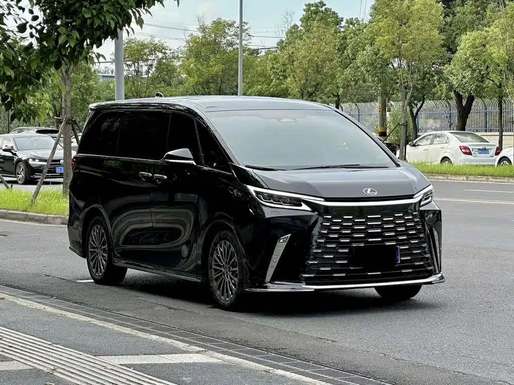 Lexus LM 2024 2023 500h 6-Seater Prestige Edition