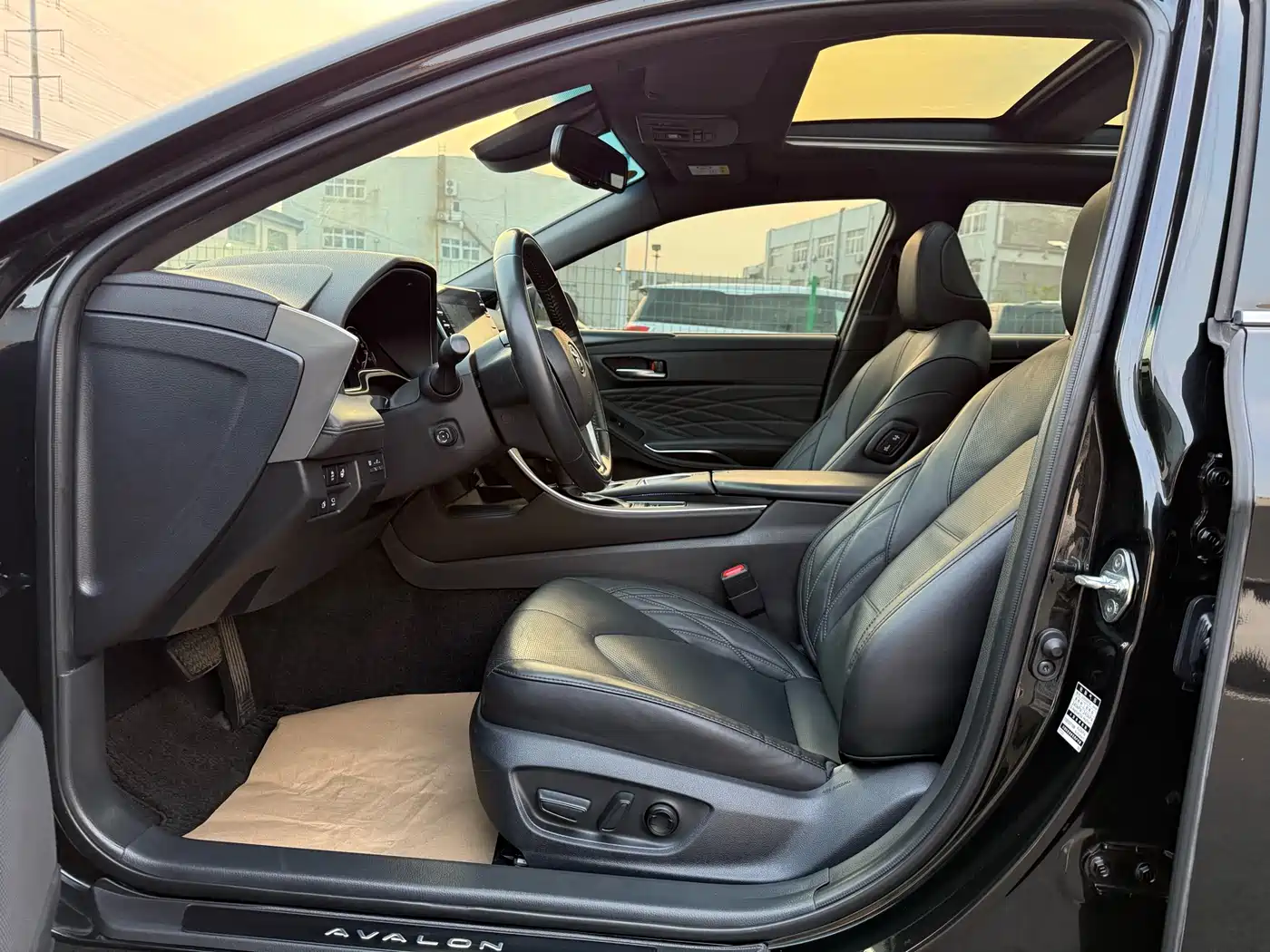 Toyota Avalon 2019 Hybrid 2.5L Limited Flagship Edition China VI фото 12