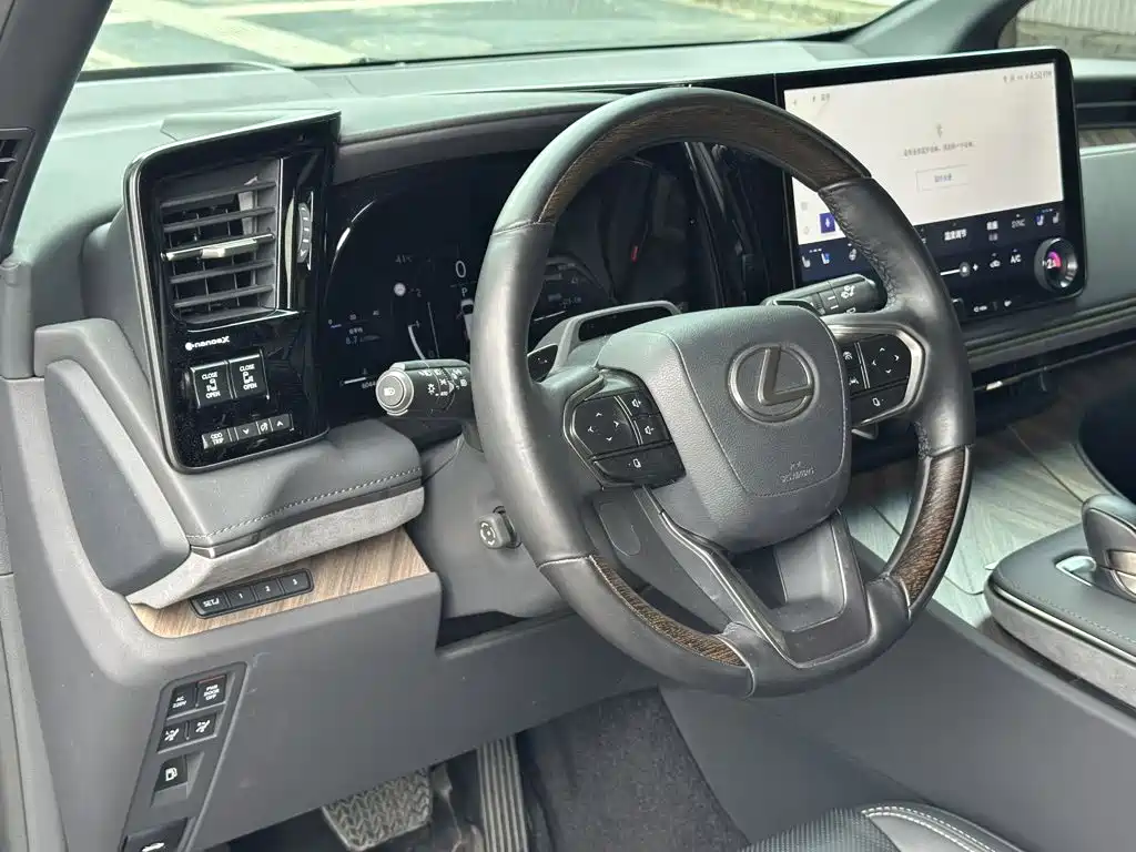 Lexus LM 2024 2023 500h 6-Seater Prestige Edition