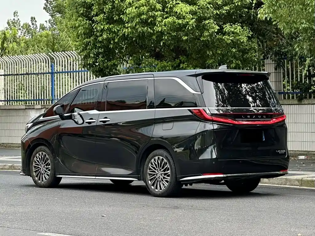 Lexus LM 2024 2023 500h 6-Seater Prestige Edition