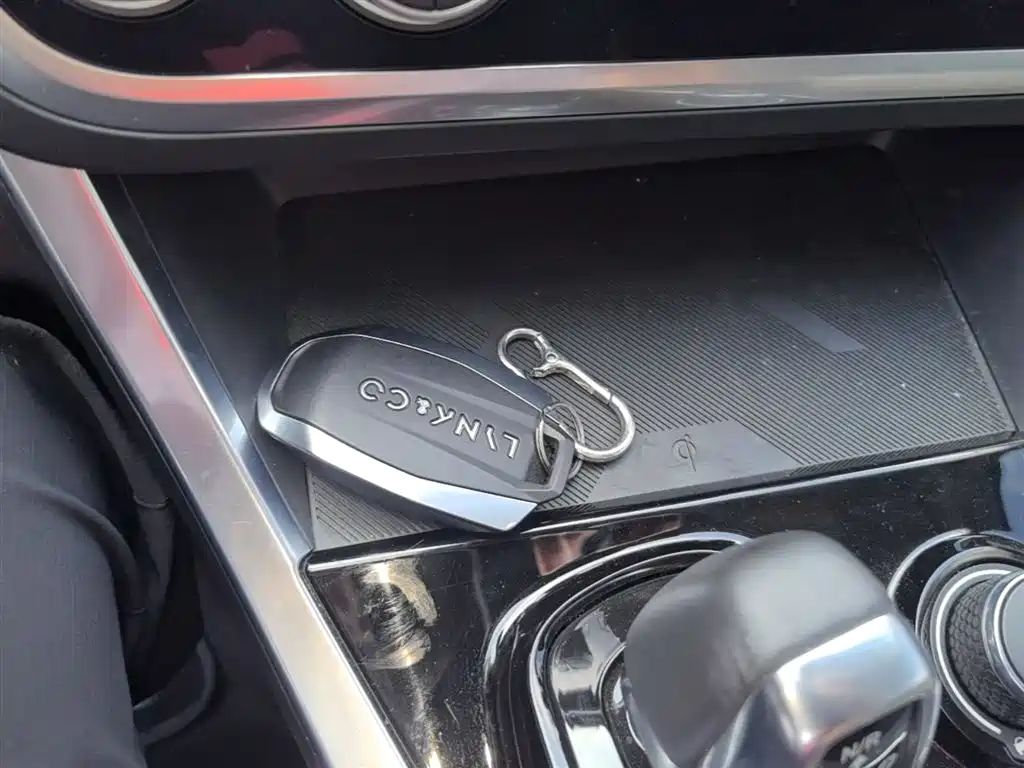 Lynk & Co 01 EM-P 2018 1.5T PHEV Jin Pro China V фото 9