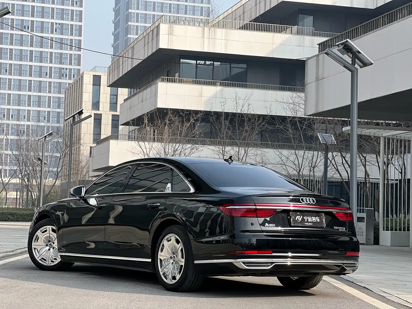 AUDI A8