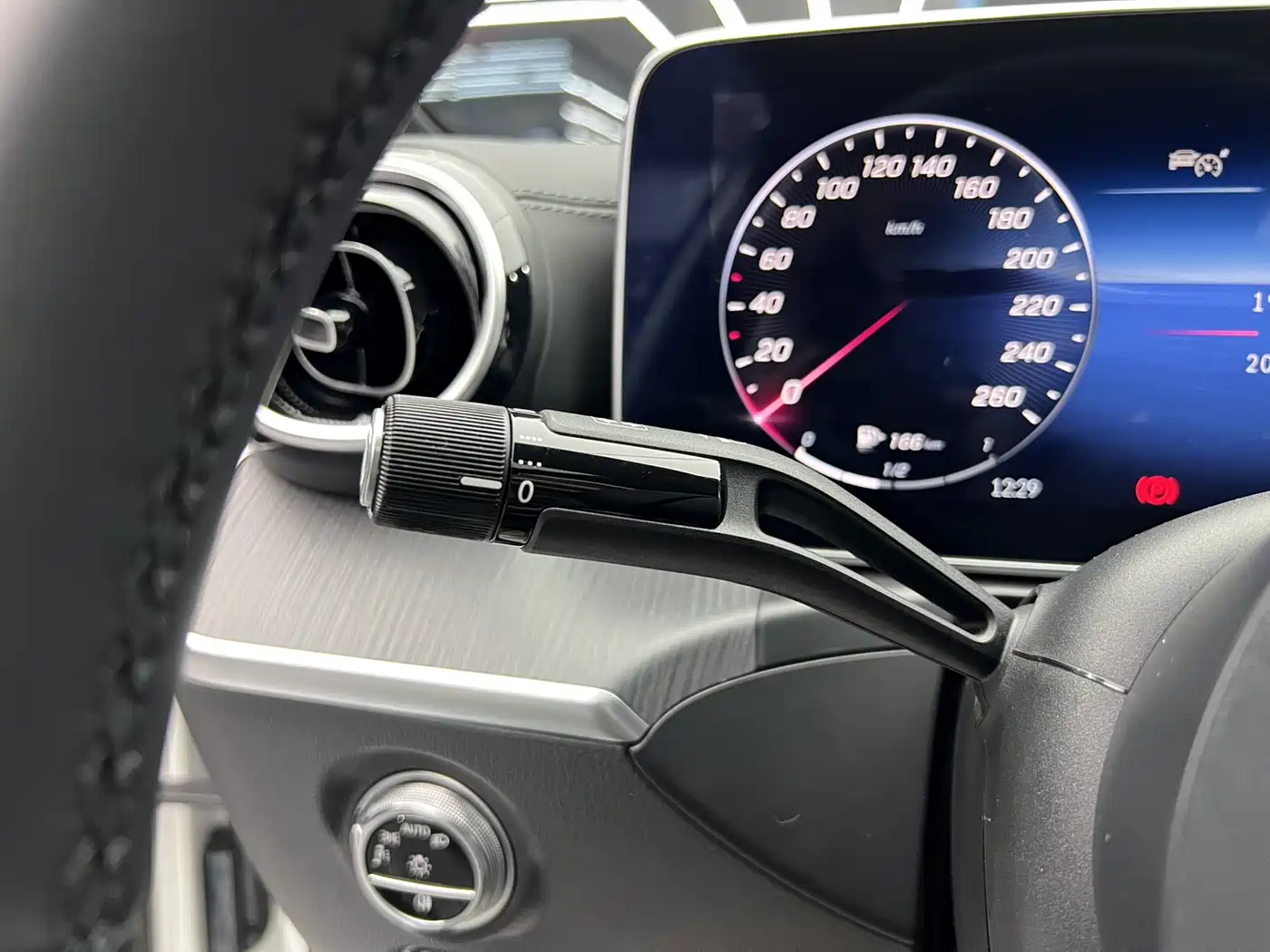 Mercedes-Benz C-Class 2024 Facelift C 200 L Sport фото 13