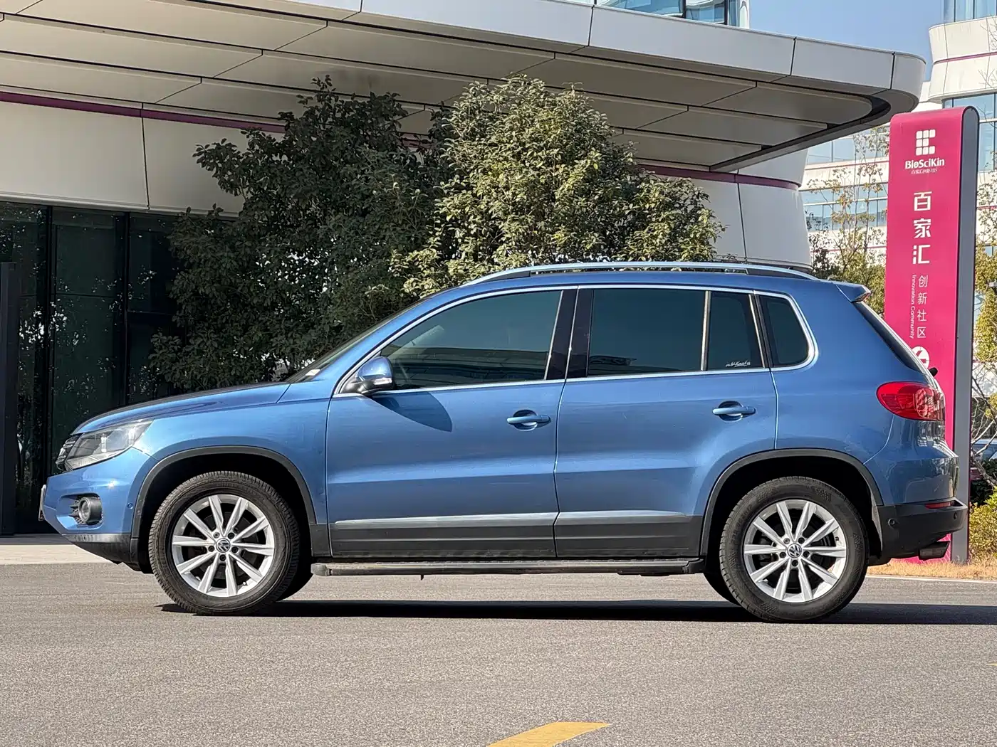 Volkswagen Tiguan 2012 2.0TSI Comfort фото 7