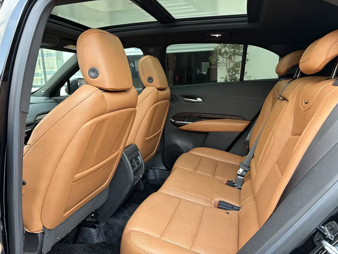 Фото 6 - Cadillac XT4