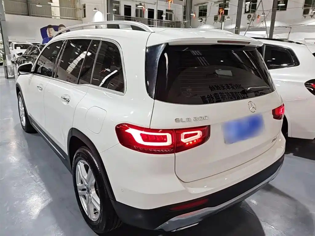 MERCEDES-BENZ GLB
