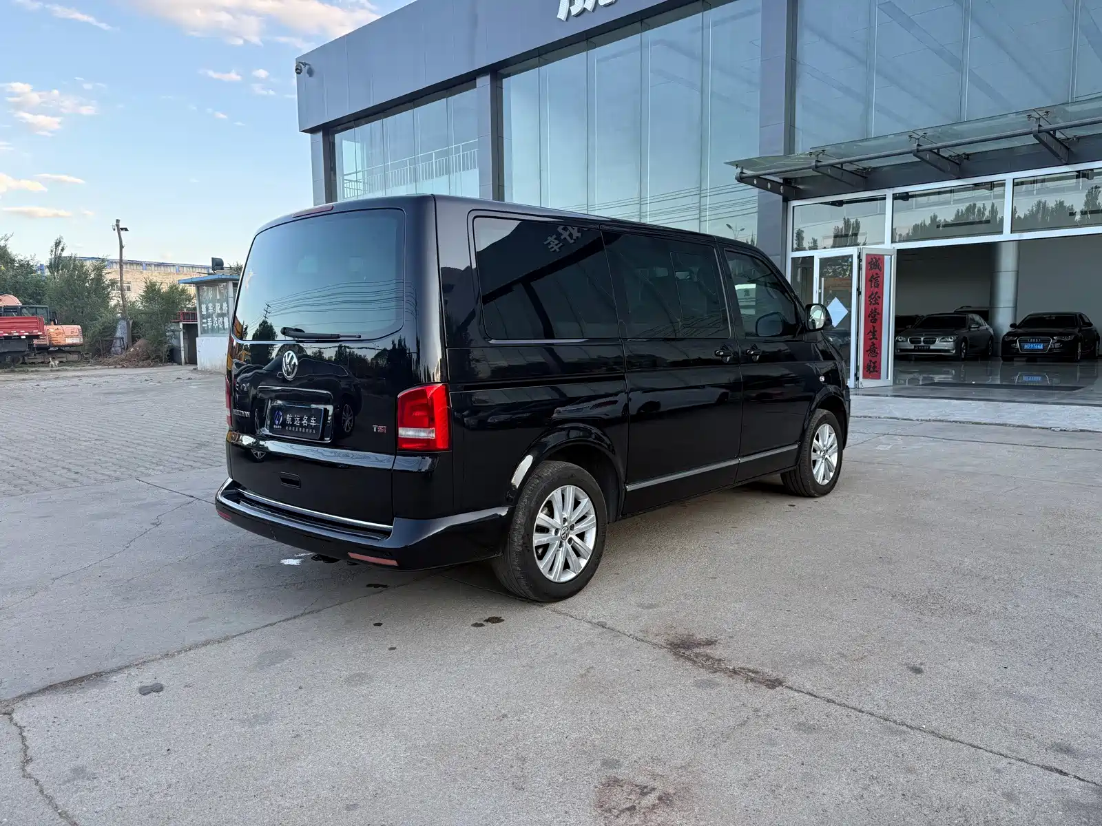 Фото 9 - Volkswagen Multivan