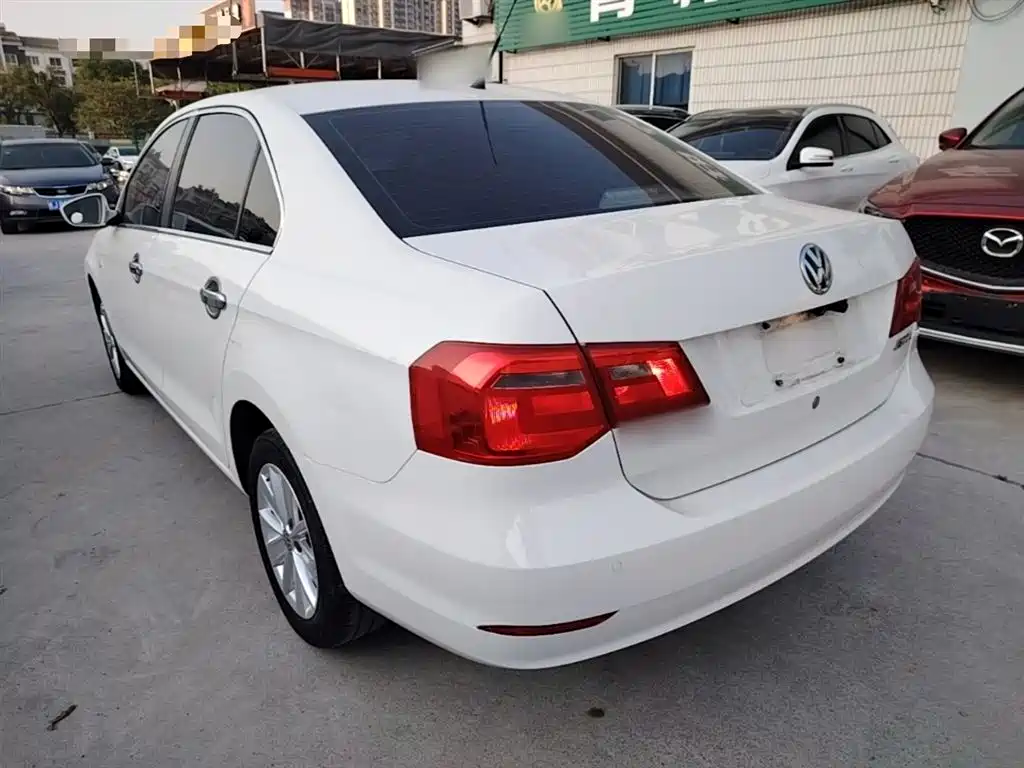 Volkswagen Jetta 2015 1.6L Manual Comfort фото 5