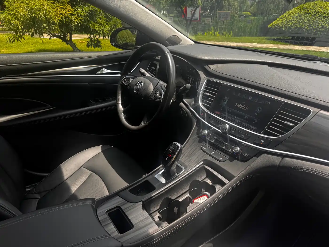 Photo 14 - Buick LaCrosse