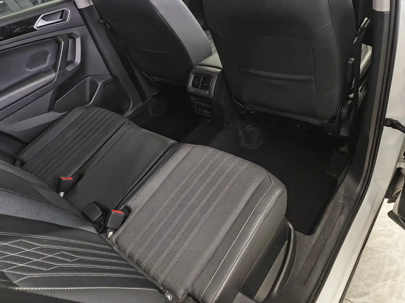 Volkswagen Tiguan L 2022 330TSI Automatic 2WD Comfort Edition фото 11