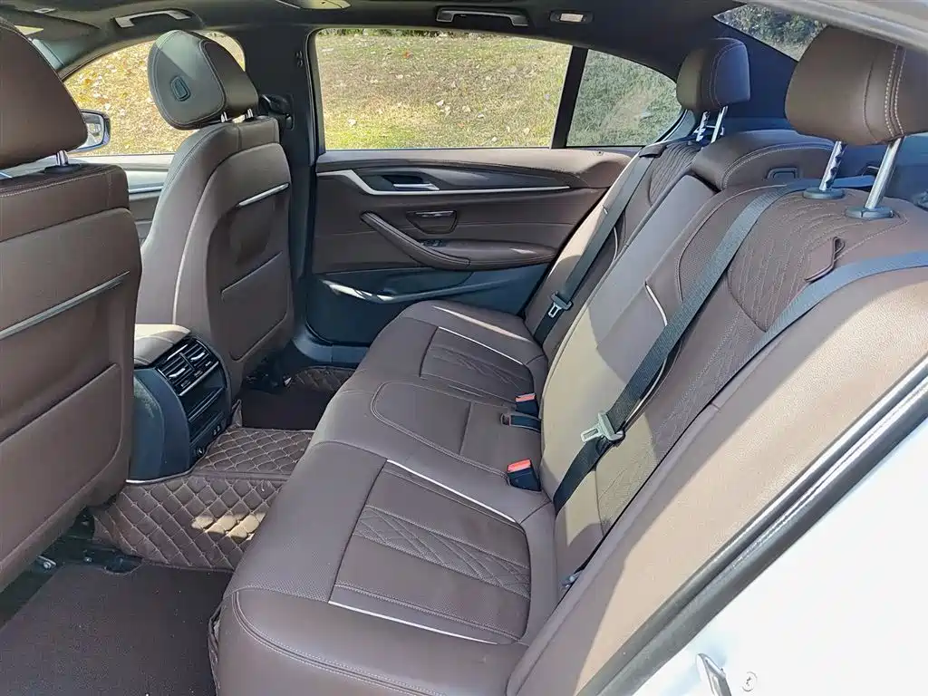 BMW 5 Series New Energy 2022 Facelift 535Le M Sport Package фото 8