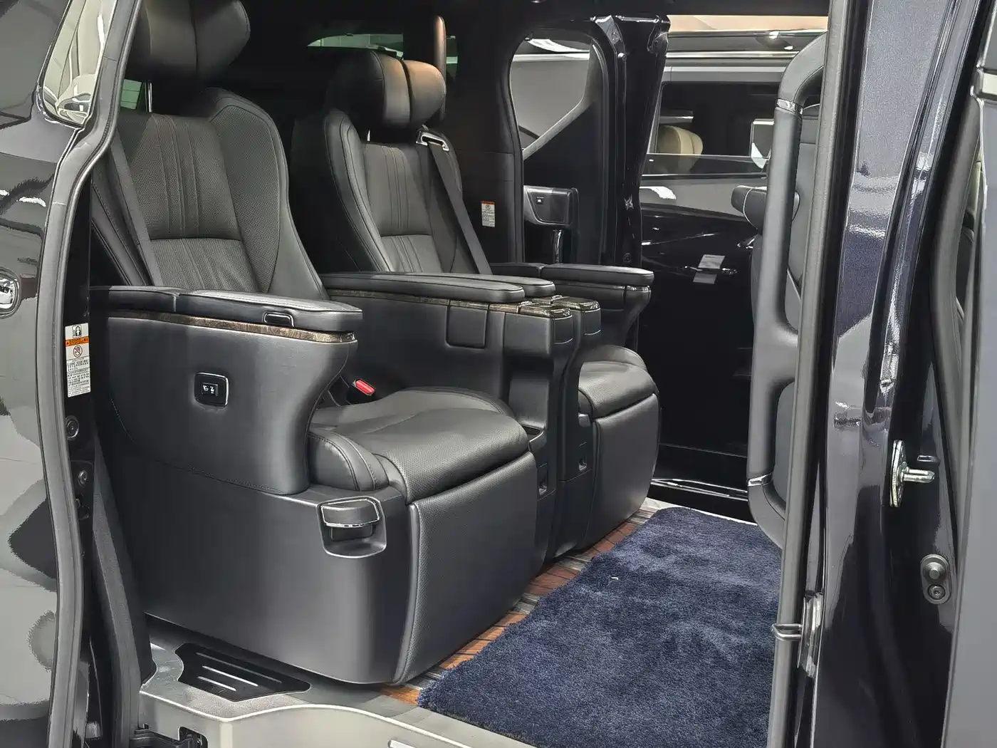 Toyota Vellfire 2021 Crown Hybrid 2.5L HV Supreme Edition фото 10