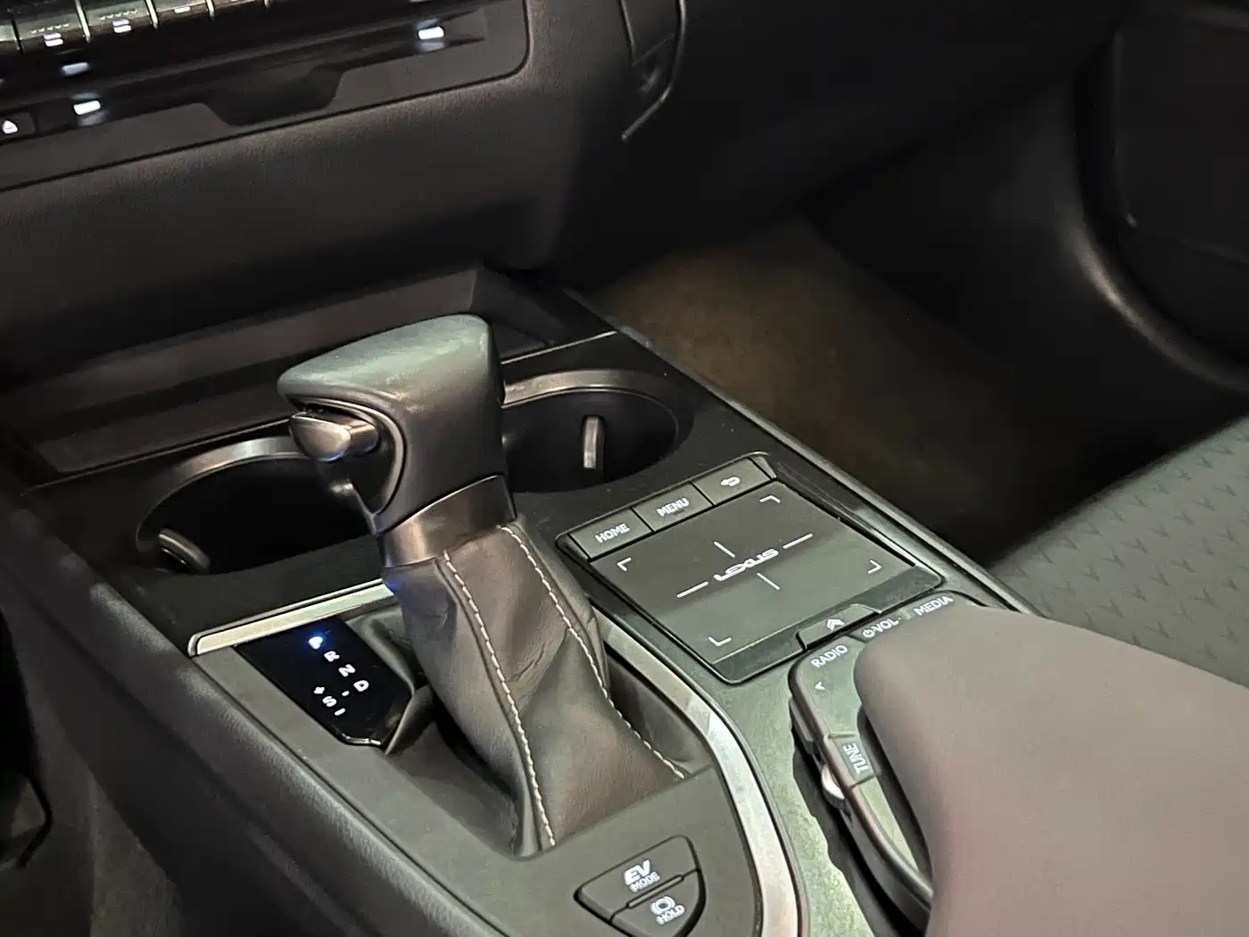 Lexus UX 2020 260h Explore Fun Edition China V фото 12