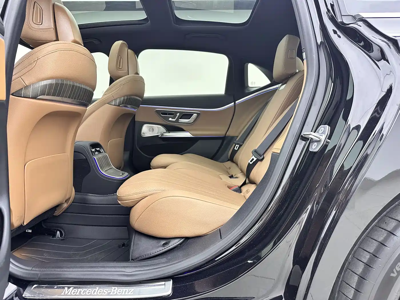 Mercedes-Benz E-Class 2025 E 300 L Luxury фото 9