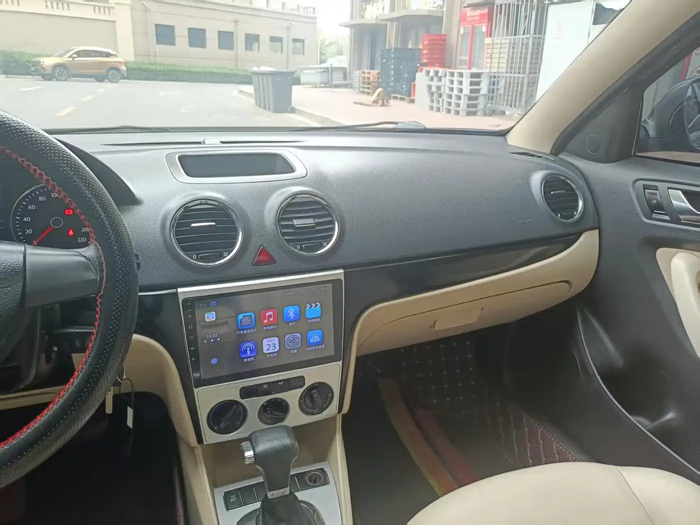 Volkswagen Lavida 2011 1.6L Automatic Pinxuan Edition фото 8