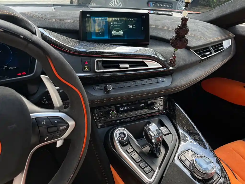 BMW i8 2019 Convertible Sports Car фото 10