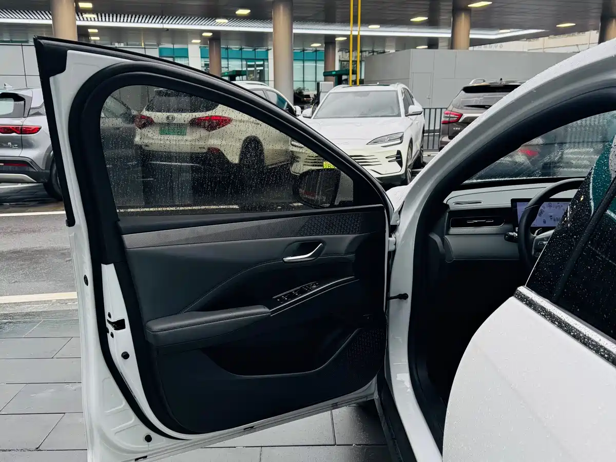 Фото 8 - BYD Qin PLUS