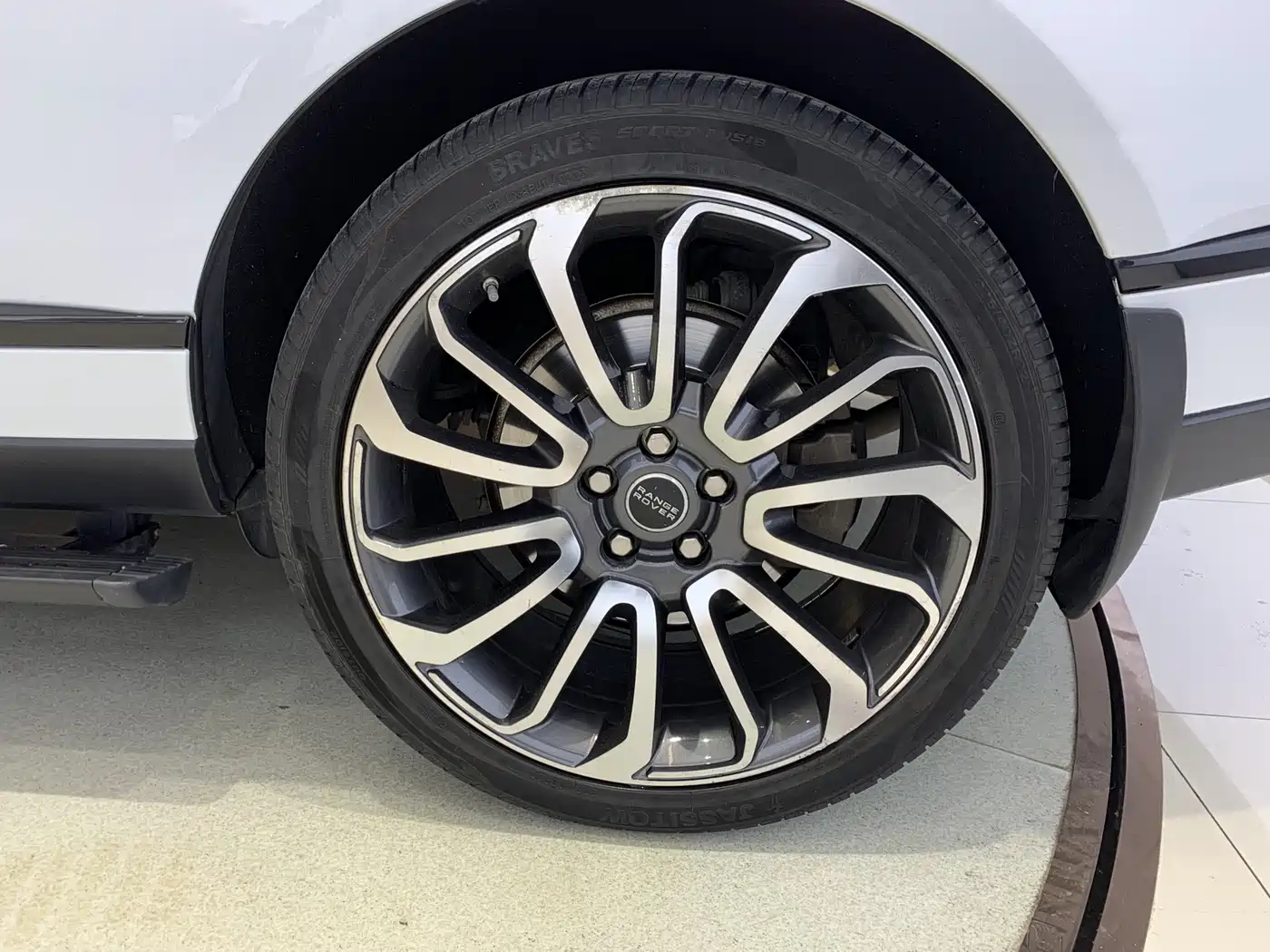 Land Rover Range Rover 2017 3.0 SC V6 Golden Age Edition фото 19