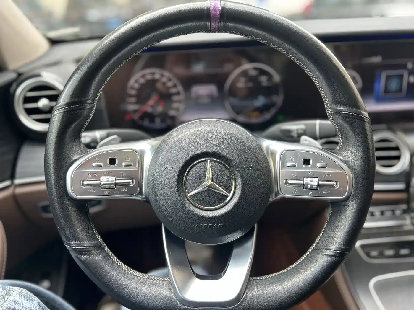 Mercedes-Benz E-Class 2019 E 300 L Sport Luxury фото 11