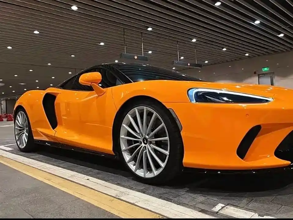 MCLAREN GT