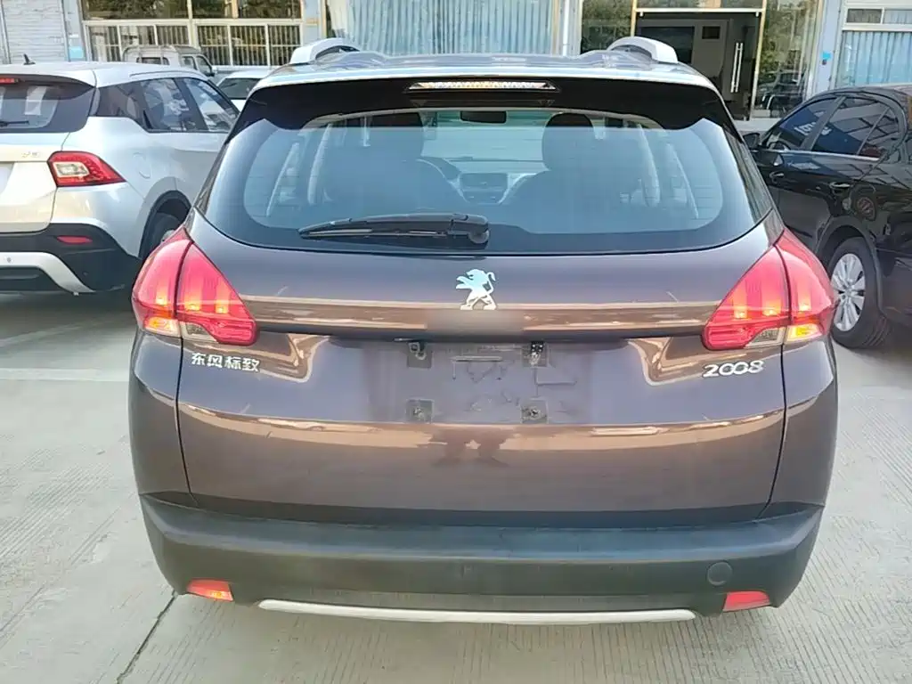 Photo 6 - Peugeot 2008
