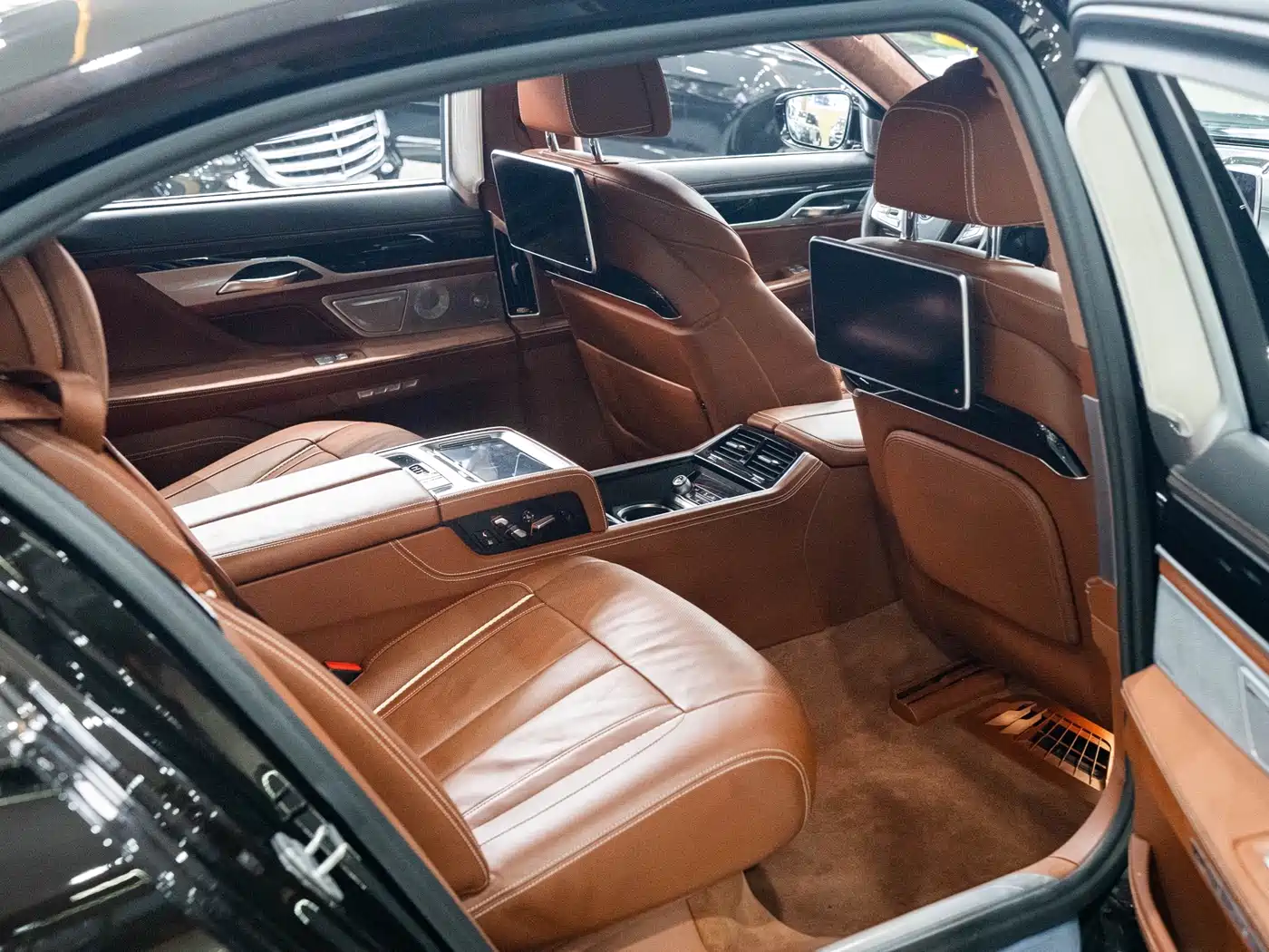 BMW 7 Series 2018 750Li xDrive M Sport Package фото 33