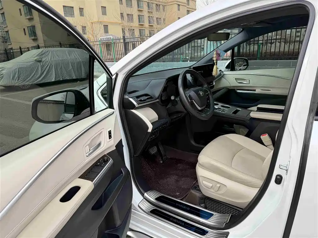 Toyota Granvia 2023 2.5L Hybrid Prestige PLUS Edition фото 5