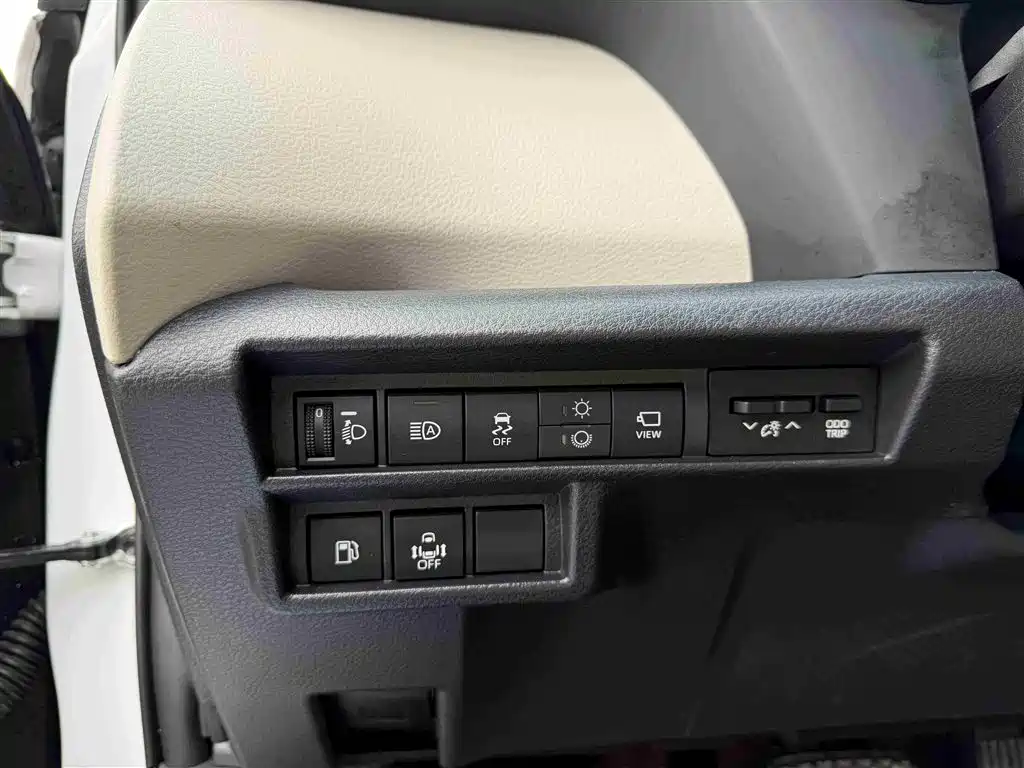 Toyota Granvia 2023 2.5L Hybrid Prestige PLUS Edition фото 14