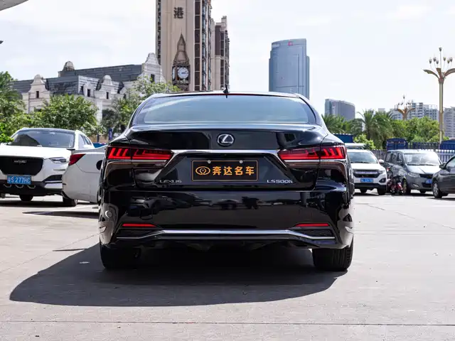 Lexus LS 2018 500h Luxury Edition China VI — фото 5