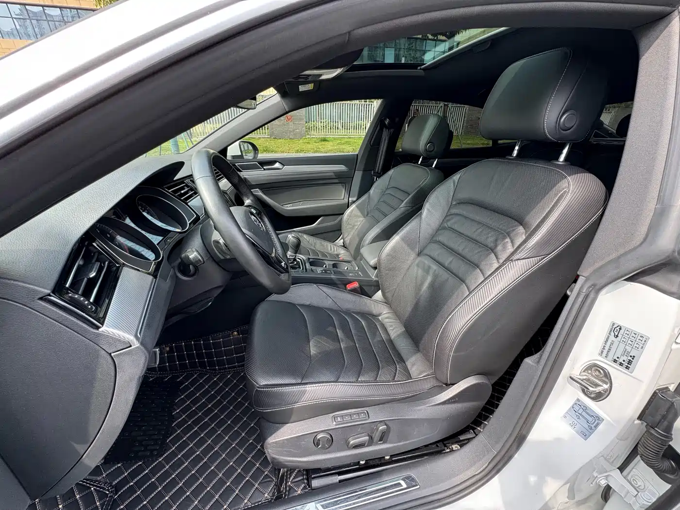 Volkswagen FAW-Volkswagen CC 2019 330TSI Charm Edition China VI фото 4