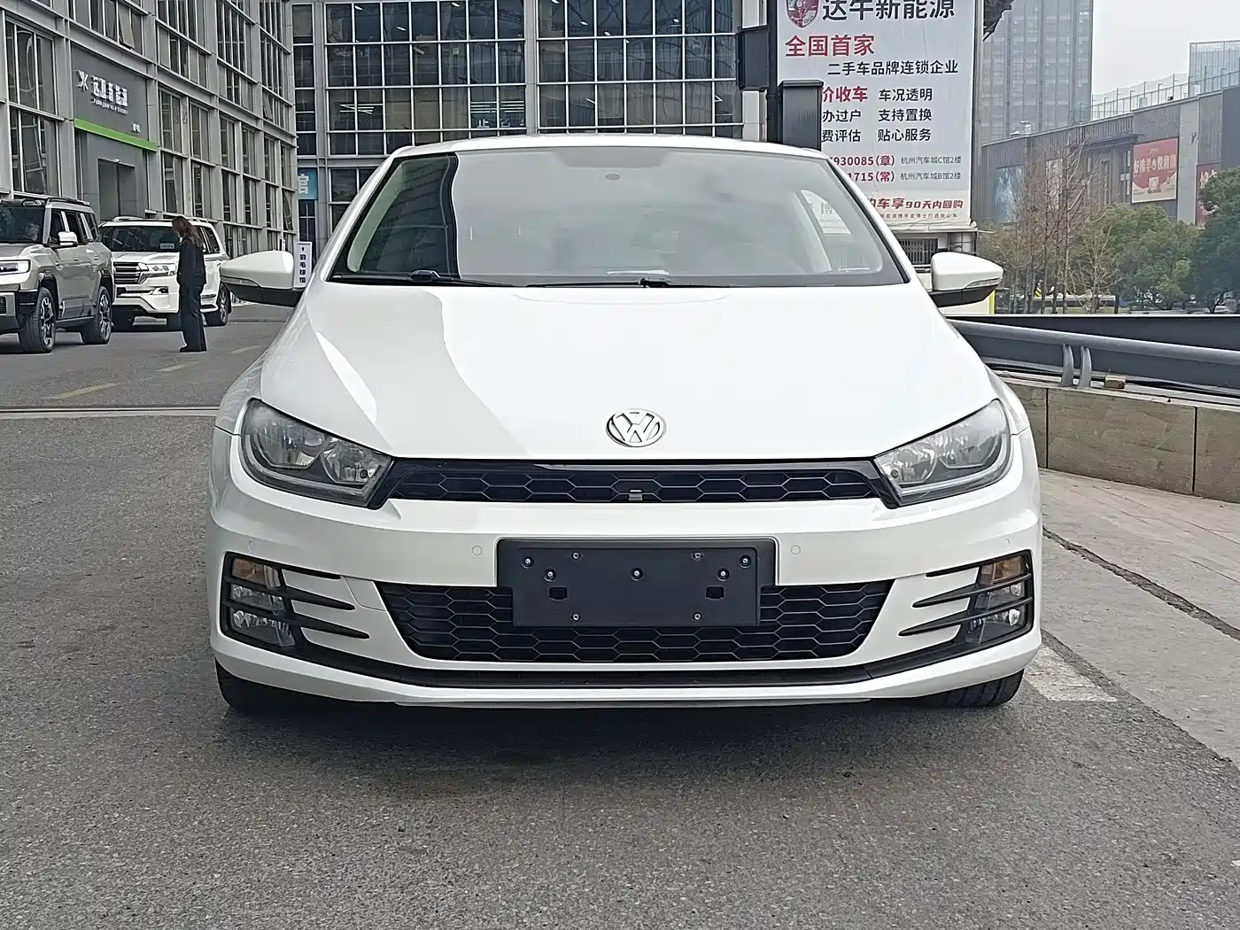 Volkswagen Scirocco 2015 1.4TSI Trend Edition фото 2