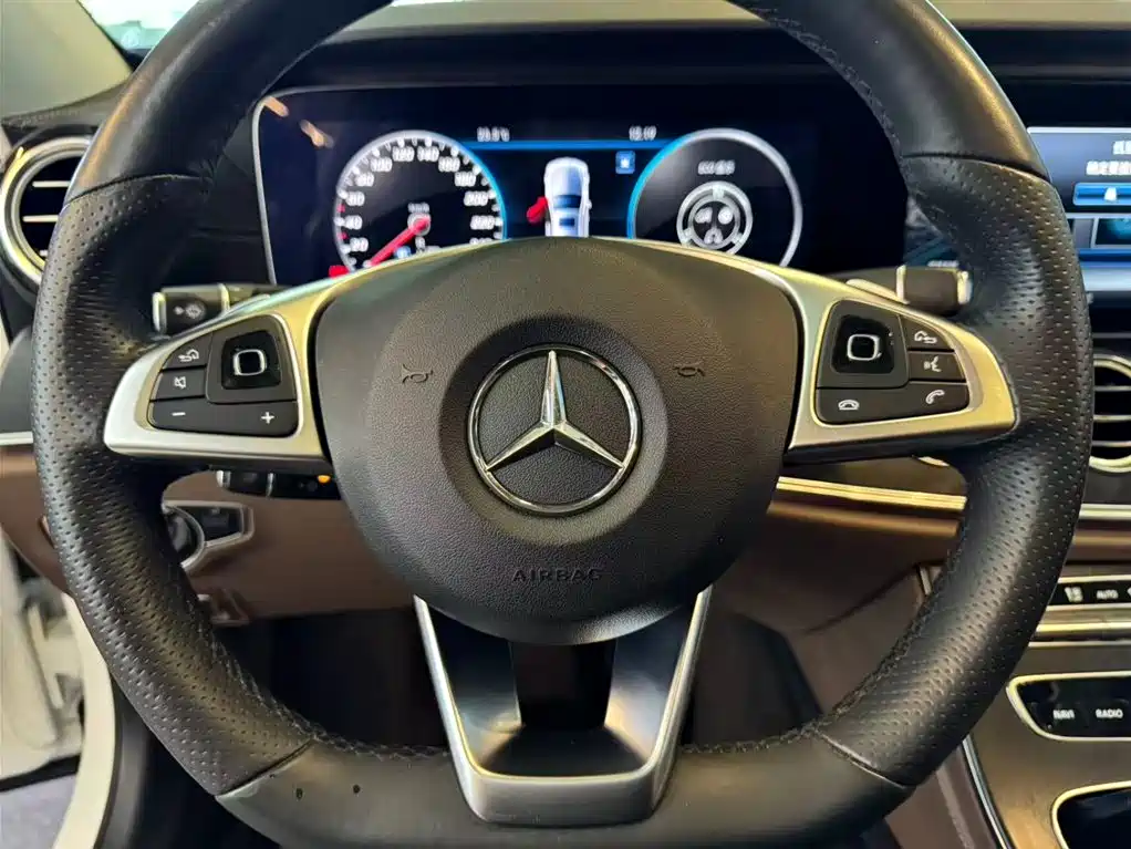 Mercedes-Benz E-Class 2018 Facelift E 200 L Sport фото 7