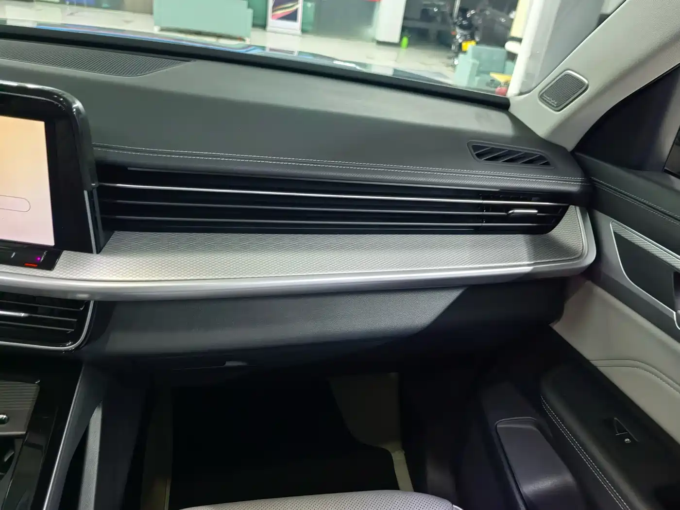 Volkswagen Talagon 2023 380TSI 4WD R-Line Launch Edition фото 21